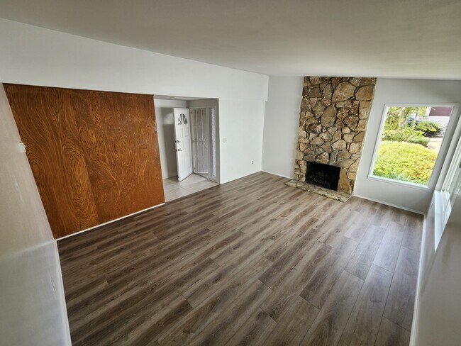 Foto del edificio - 702 N Paulina Ave