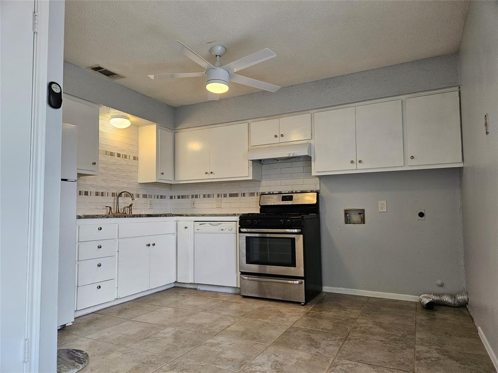 105 E Boyce St, Manor, TX 78653 Townhome Rentals in Manor TX