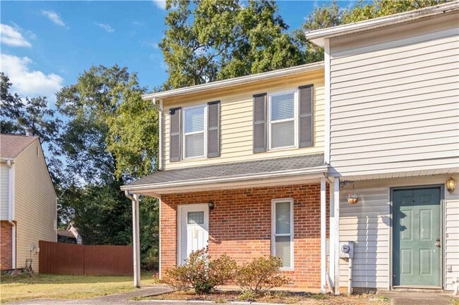 Building Photo - 1587 Springleaf Point SE