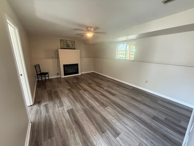 Foto del edificio - 2649 Ridgecrest Ln