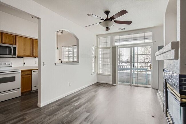 Building Photo - Charming 2 Bedroom 3 Bath in Denver!