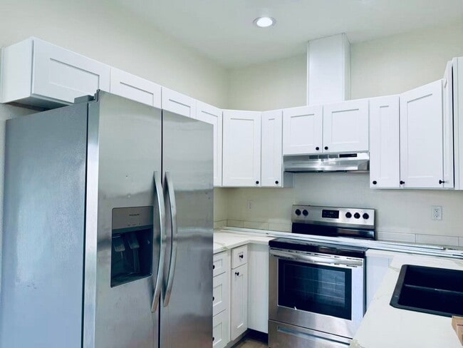 Building Photo - 1926 SW Washington St