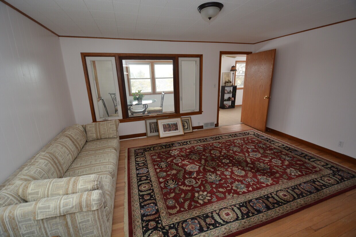 122 Main St, Sullivan, WI 53178 House Rental in Sullivan, WI