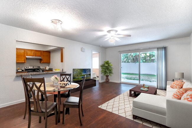 Family Room - The Academy at Dean Woods