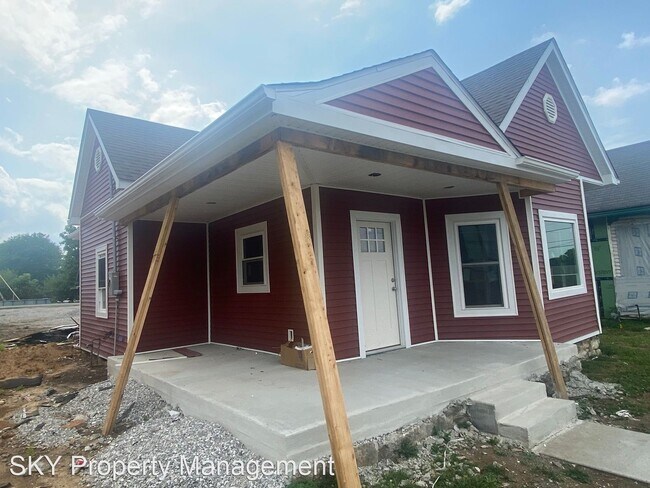 Building Photo - 3 br, 1 bath House - 135 W 10th Ave