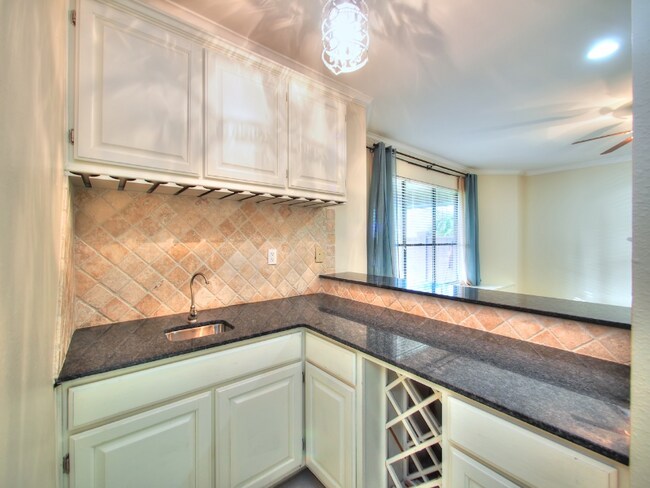 Building Photo - 7002 Adbury Dr