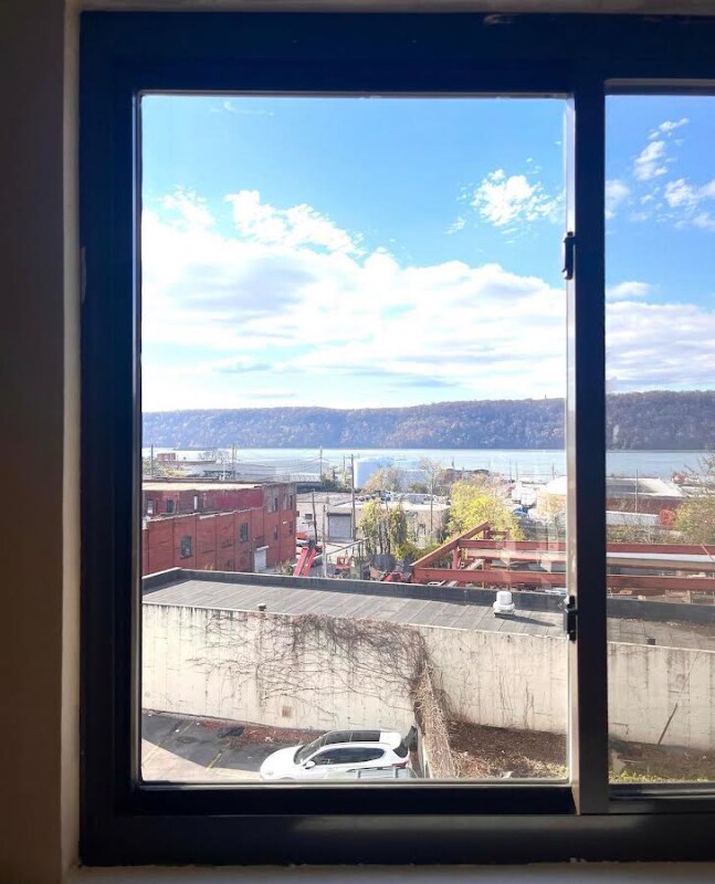 227 Hawthorne Ave, Yonkers, NY 10705 Room for Rent in Yonkers, NY