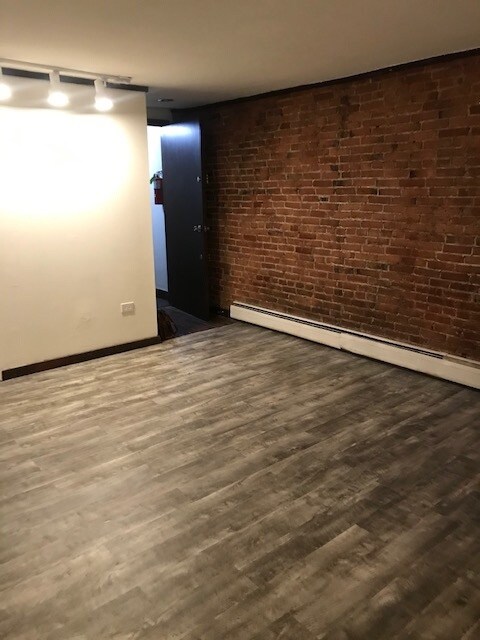 Building Photo - 2041 Walnut St