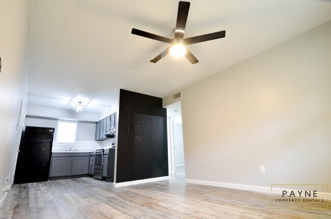 Foto del edificio - 4333 Rosemont Dr #B