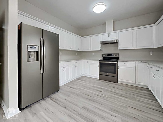 Foto del edificio - 804 Rockhurst Ln