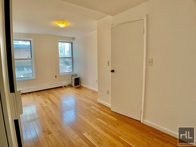 Foto del edificio - 2 Bedroom Apartment on 2nd Ave in Kips Bay
