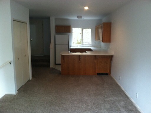 Building Photo - 3070 Ivy Glen Dr