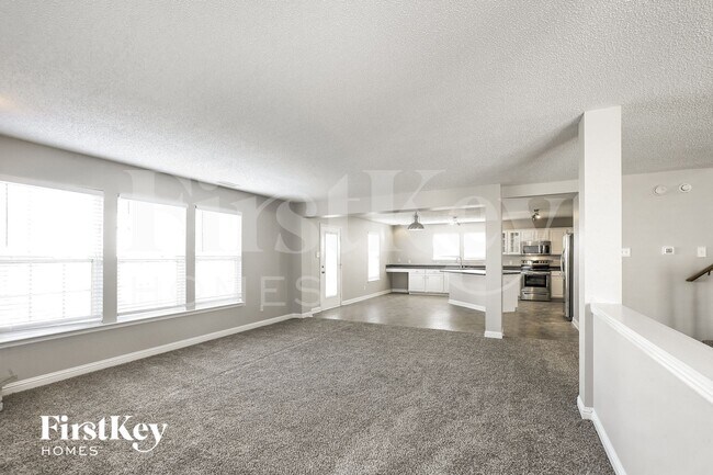 Foto del edificio - 8744 Orchard Grove Ln
