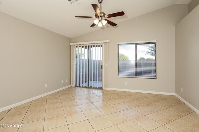 Foto del edificio - 13817 N 149th Ln