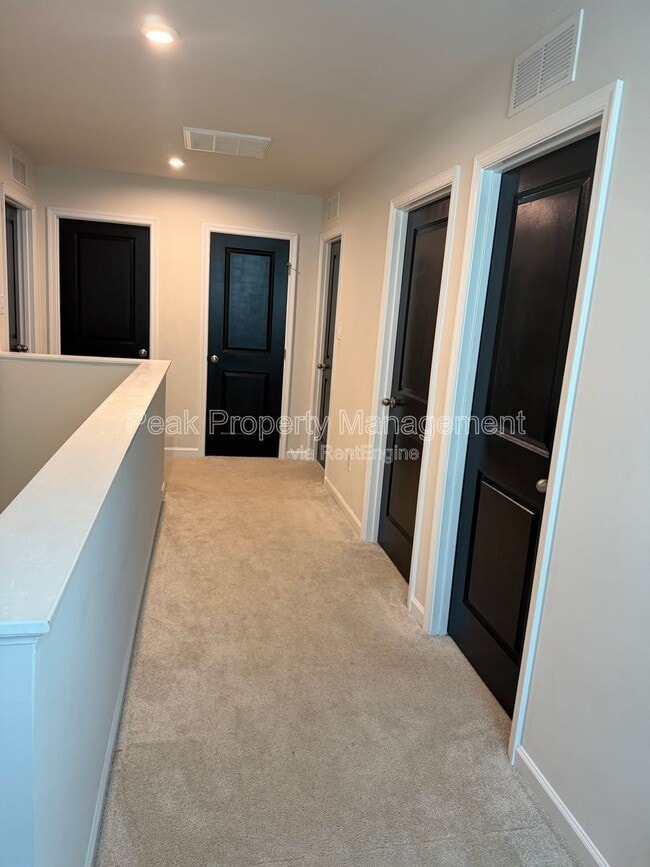 Building Photo - 25600 Linda Gale Ct