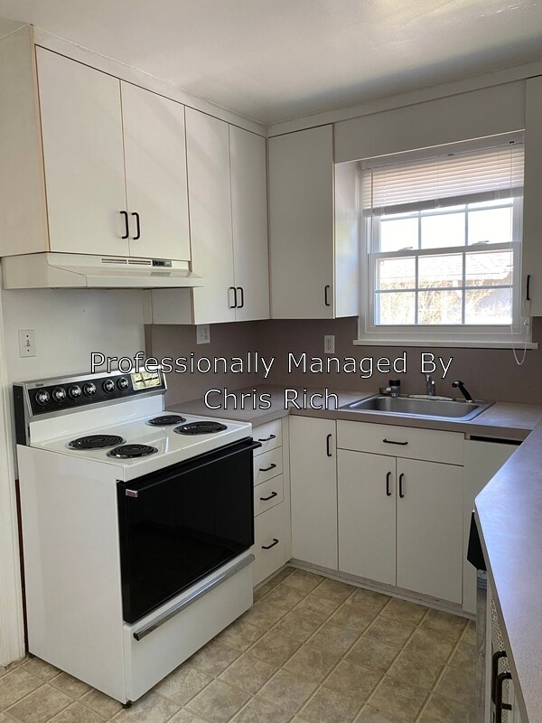 Building Photo - 3811 Hawthorne Ave