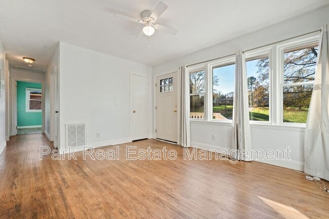 Photo - 2907 Beechwood Dr House