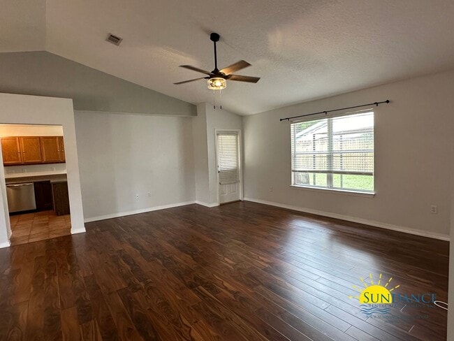 Foto del edificio - Pet Friendly Charming 3-Bedroom Home in Navarre!