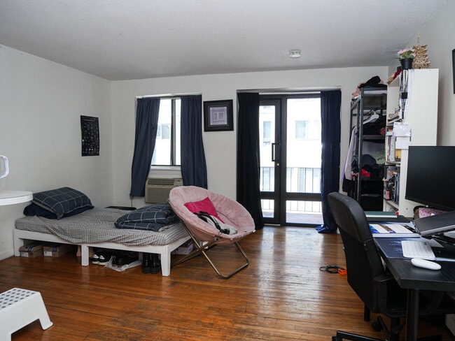 Photo - 1039 Commonwealth Ave Townhome