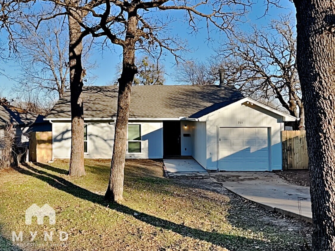 Foto principal - 915 Winnie St