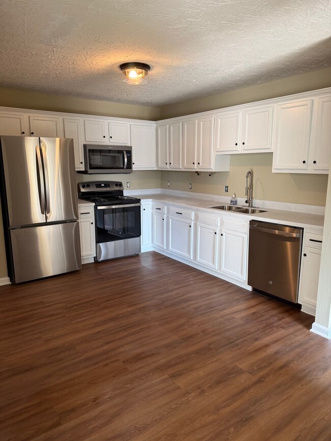 Building Photo - 128 Bay Hill Dr
