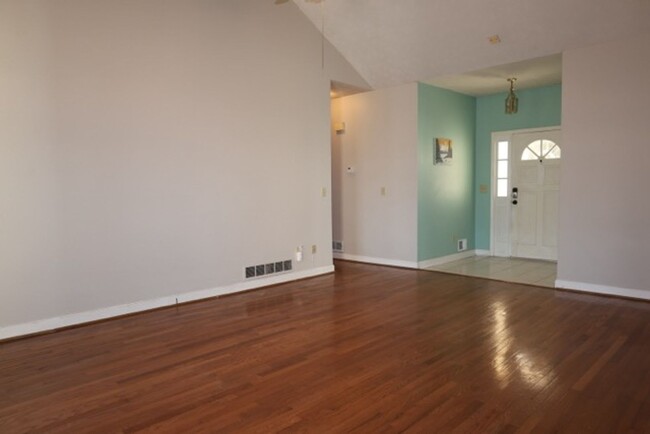 Foto del edificio - 3 Bedroom Home in Snellville For RENT!