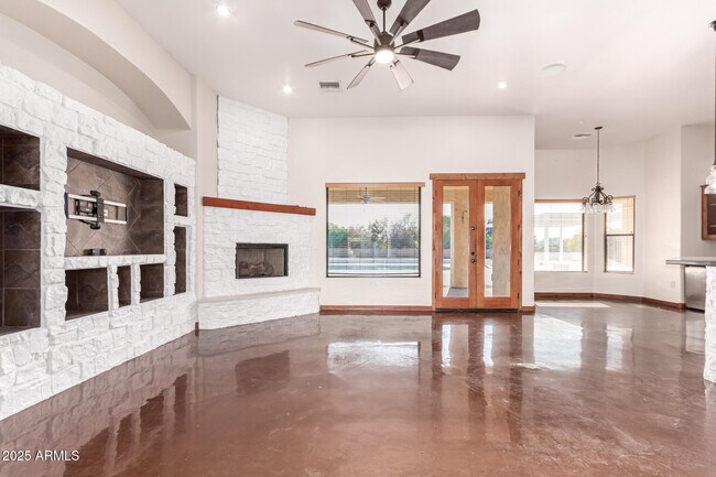 Foto del edificio - 16433 W Hilton Ave