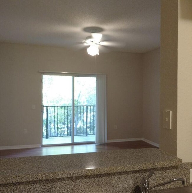 Foto del edificio - 360 Crestwood Cir