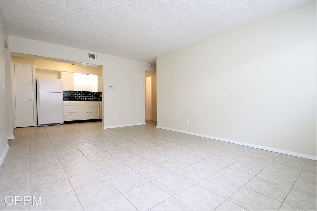 Primary Photo - 640 N 46th St