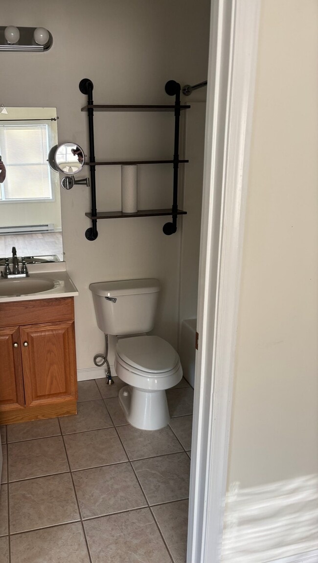 Foto del edificio - 404 N Enola Dr