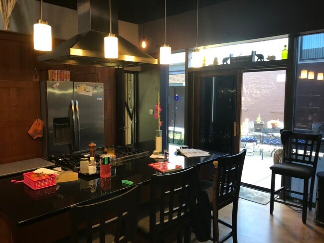 Foto del edificio - 16910 Oak Park Ave