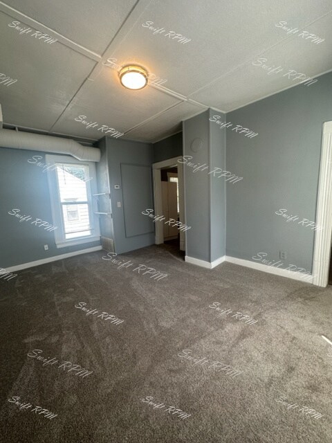 Building Photo - 330 N Cherry St
