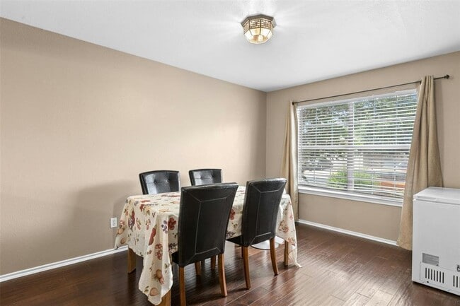 Building Photo - 203 Pheasant Trail
