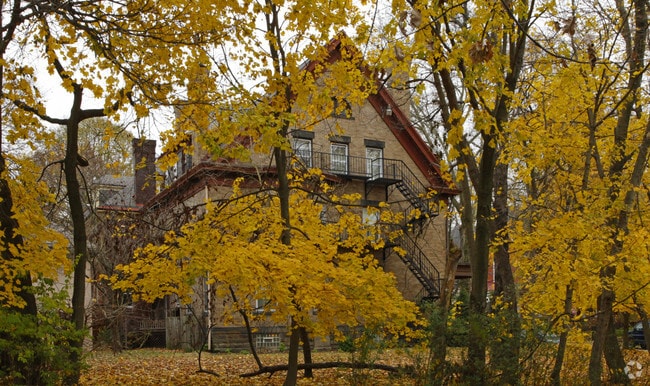 Building Photo - The Lorrie
