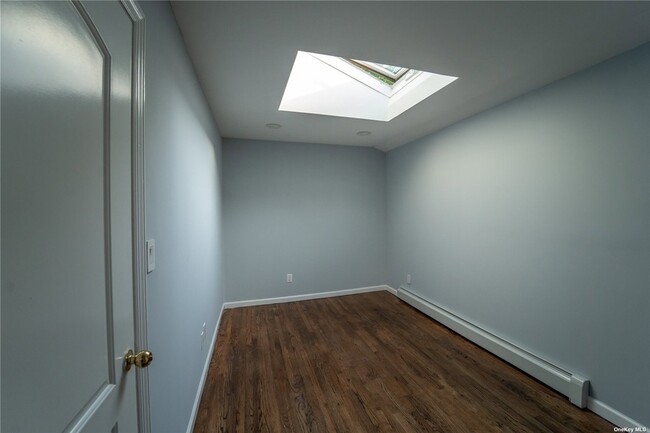 Building Photo - 92-29 55th Avenue Unit 3Fl