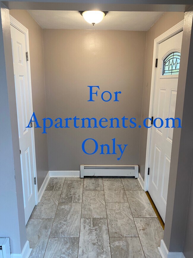 Foto del edificio - 105 Hunt Ave