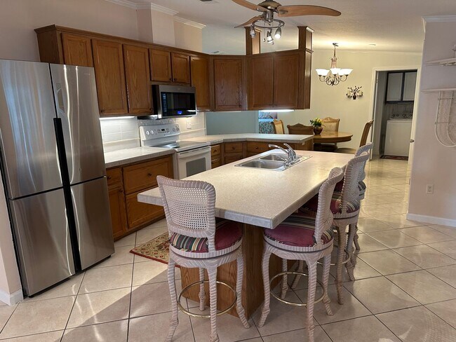 Foto del edificio - Spacious Naples Retreat – 3BR Single-Famil...