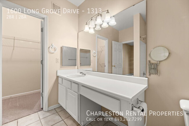 Foto del edificio - 1600 Long Grove Dr