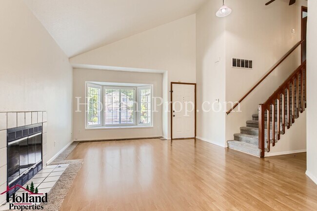 Foto del edificio - Bright & Spacious 4-Bedroom Home – Freshly...