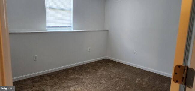 Building Photo - 1002 Cayer Dr