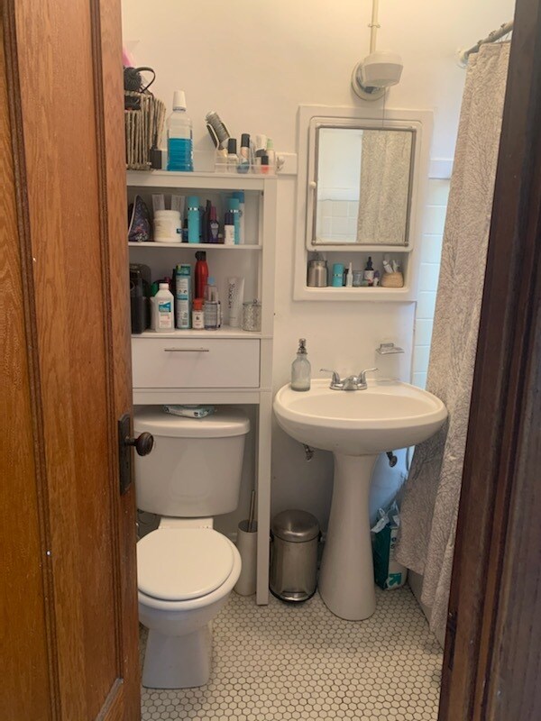 Modern updated bath - 3237 Lockwood N Ave
