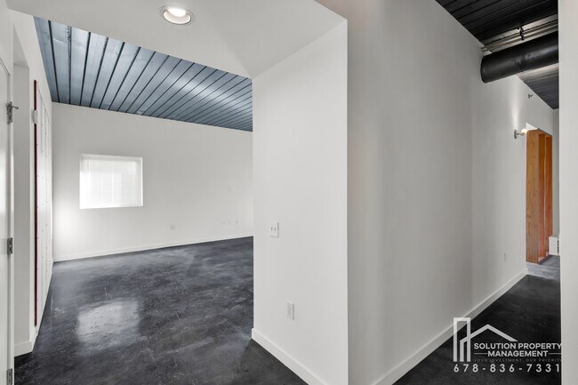 Foto del edificio - 620 Glen Iris Dr NE