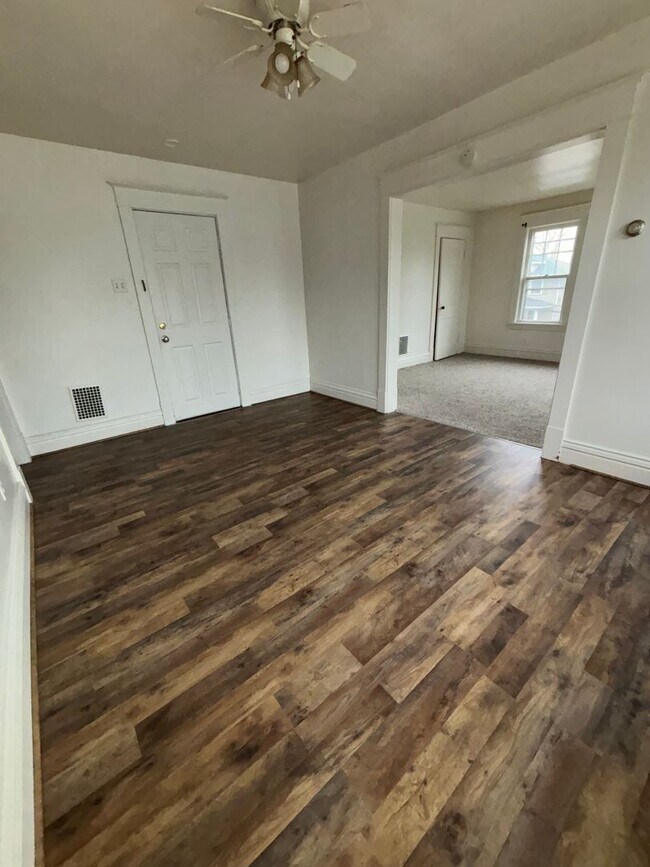 Foto del edificio - 512 E Hillcrest Ave