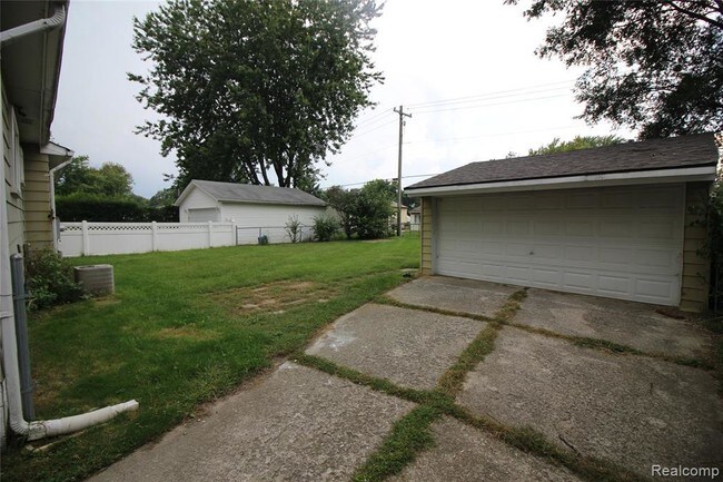 Building Photo - 28560 Leroy St