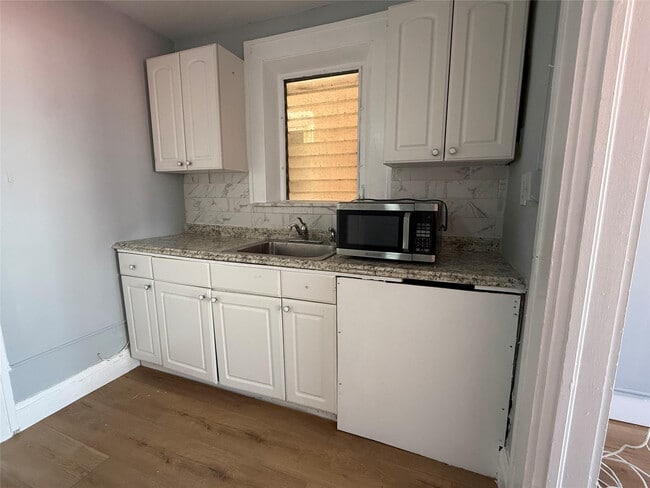 Foto del edificio - 1621 Van Buren St