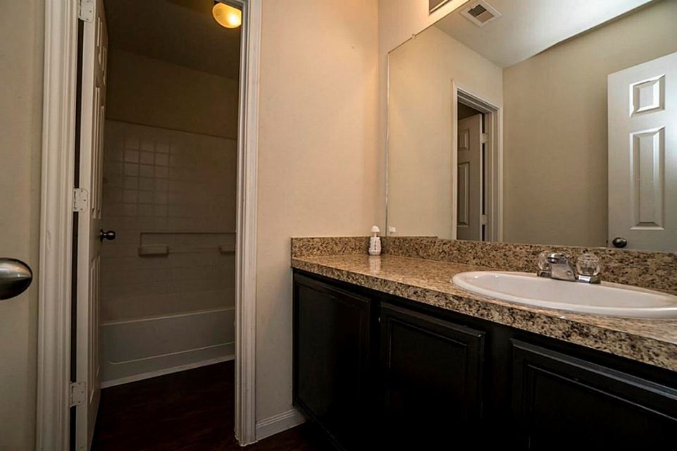 Foto del edificio - 21435 Palma Grove Way