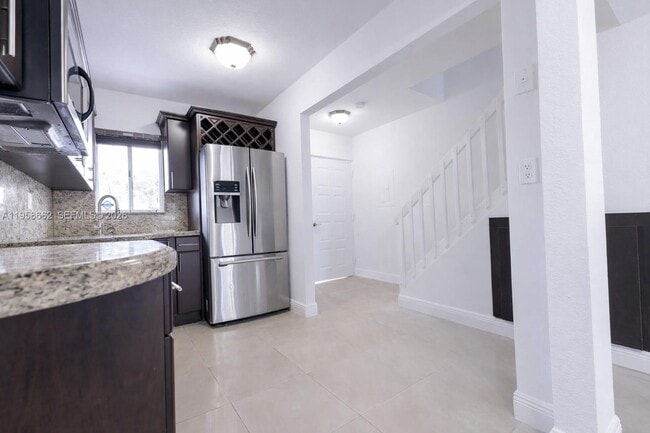 Foto del edificio - 2740 W 76th St