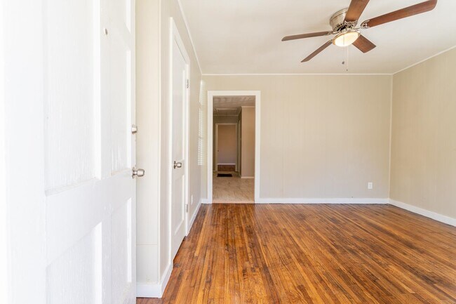 Building Photo - 1677 Echles St