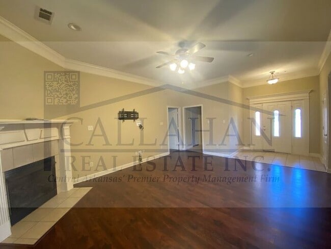Building Photo - Base Meadows 4 bedroom