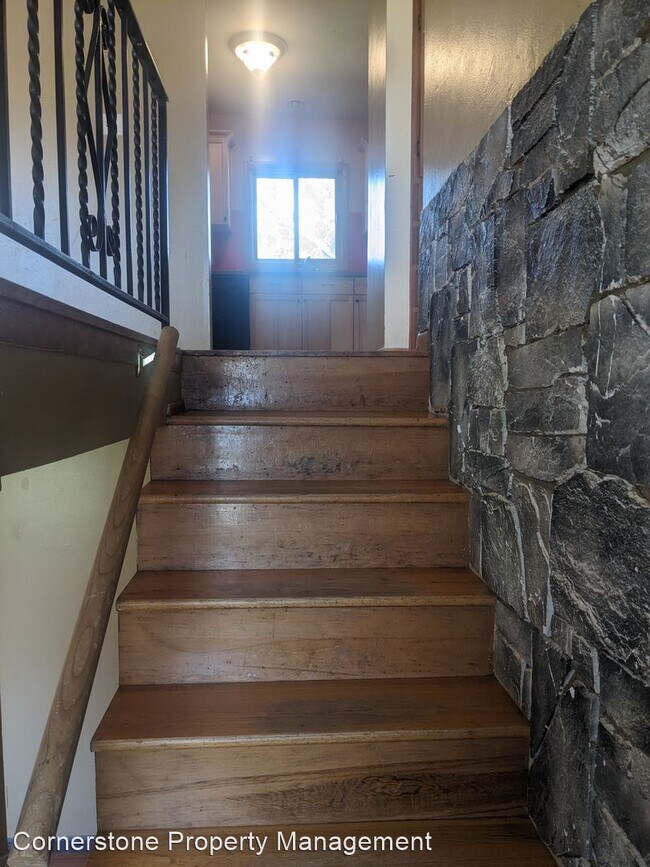 Building Photo - 3 br, 1.5 bath House - 1708 W 17th